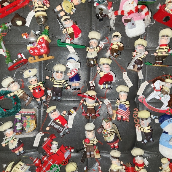 60 Hershey Christmas Ornaments - Picture 6 of 9